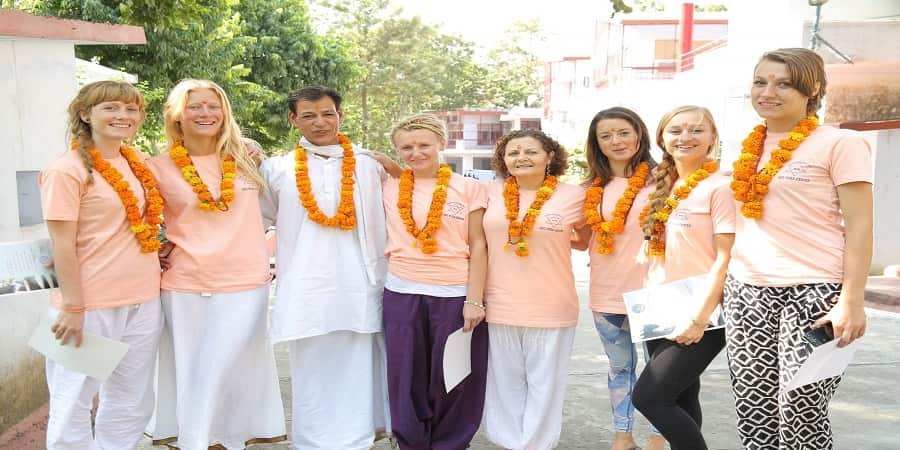 Mahamukti Yoga School About Us 1 about mahamukti yoga min Mahamukti Yoga School