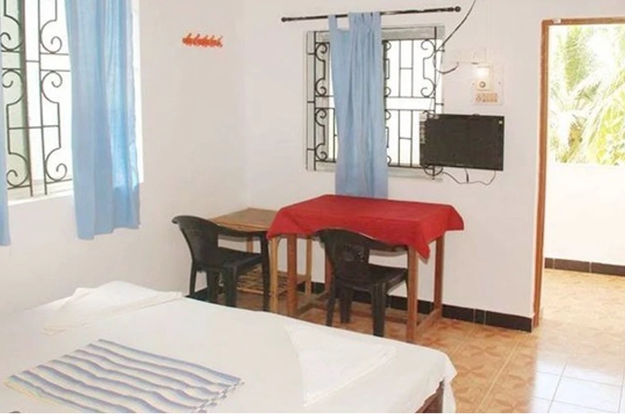 100 Hour Yoga Teacher Training In Goa 23 mahamukti-yoga-school-room
