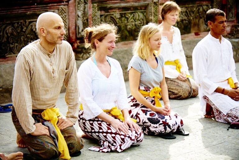 Bali15 Friends TirtaEmpul044 min Mahamukti Yoga School