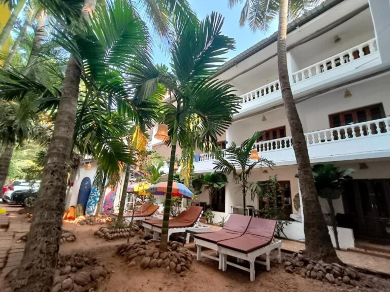 628952926 Mahamukti Yoga School