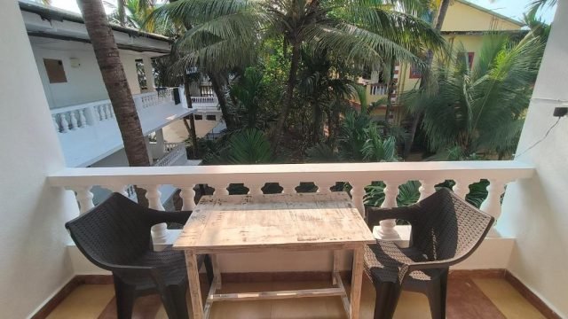 610975311